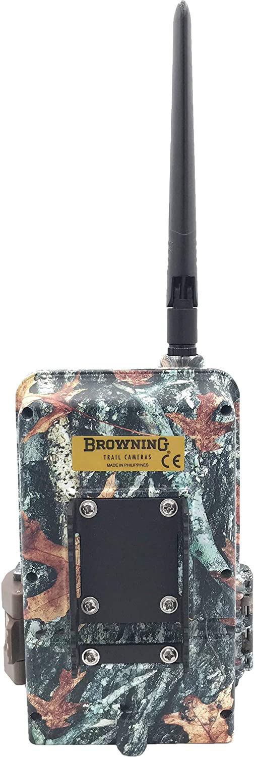 BROWNING TRAIL CAMERAS Defender Wireless Scout Pro Trail Camera with 32 GB SD Card and SD Card Reader For iOS/Android